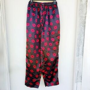 Intimo mens Pajama Valentine lounge pants Kisses Lips black red size small